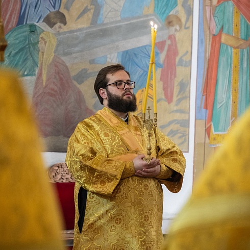 В престольный праздник, день памяти благоверного князя Всеволода-Гавриила, митрополит Арсений совершил торжественные богослужения в Свято-Троицком кафедральном соборе г. Пскова