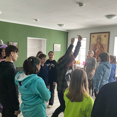 Продолжается Цикл встреч-тренингов ребят Подросткового клуба с профессиональным психологом