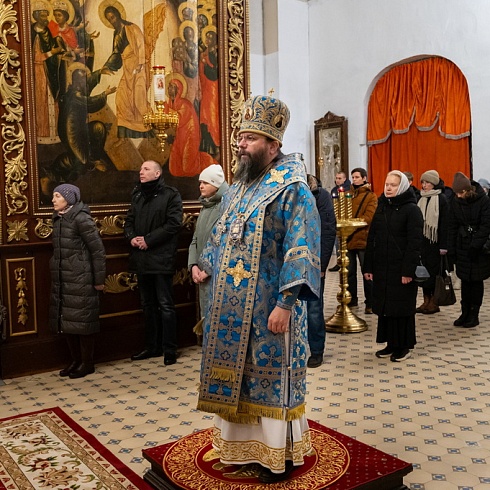 В праздник Сретения Господня митрополит Матфей совершил Литургию в кафедральном соборе