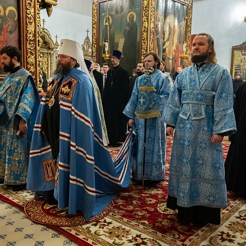 В праздник Сретения Господня митрополит Матфей совершил Литургию в кафедральном соборе