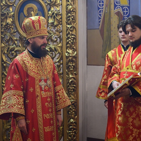 В праздник Светлого Христова Воскресения митрополит Арсений совершил Пасхальное богослужение