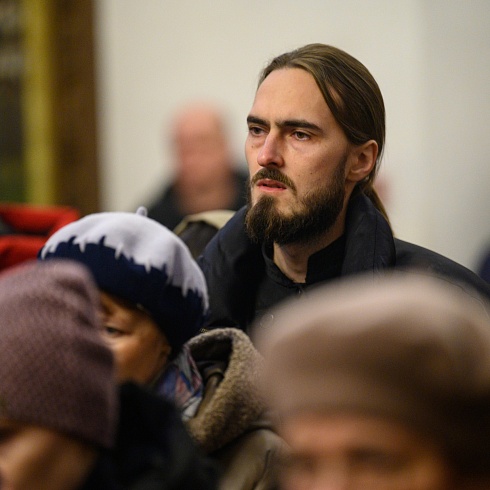 Митрополит Псковский и Порховский Тихон возглавил Воскресное богослужение в Троицком соборе Псковского кремля 