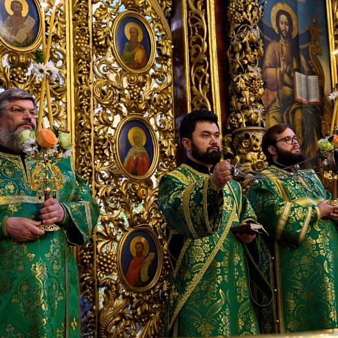 В день празднования Входа Господня в Иерусалим митрополит Арсений совершил Литургию в Свято-Троицком кафедральном соборе города Пскова