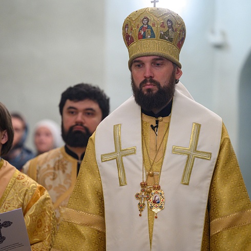 Последнюю Божественную Литургию, перед началом реставрационных работ, совершил митрополит Псковский и Порховский Арсений в Серафимовском приделе Свято-Троицкого кафедрального собора