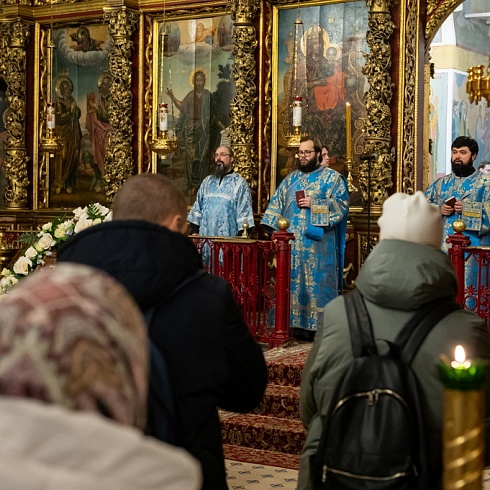 В праздник Сретения Господня митрополит Матфей совершил Литургию в кафедральном соборе