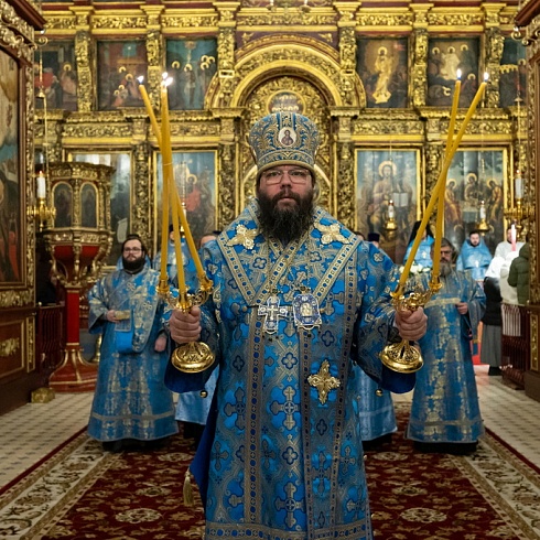 В праздник Сретения Господня митрополит Матфей совершил Литургию в кафедральном соборе