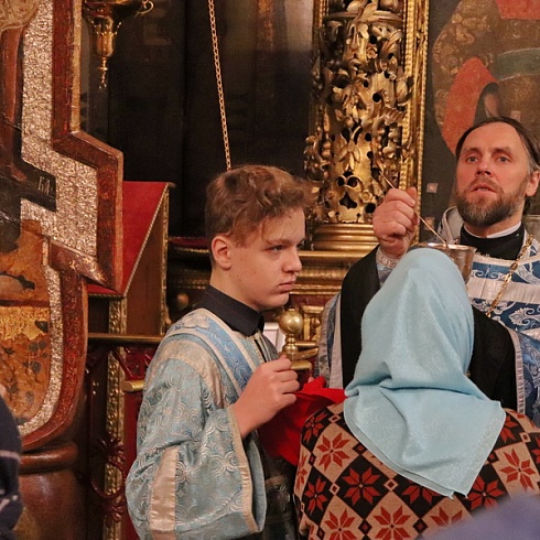 16 февраля, в воскресенье, Божественную литургию в Свято-Троицком кафедральном соборе г. Пскова совершил настоятель собора иеромонах Алексий (Годлевский)