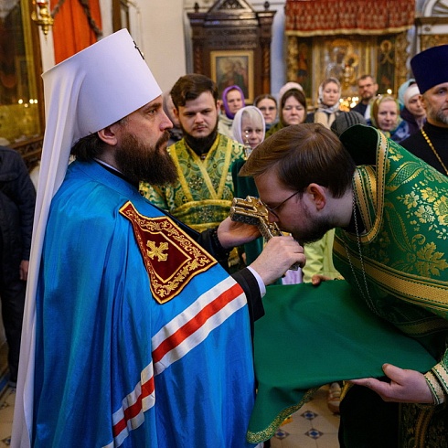 В день празднования Входа Господня в Иерусалим митрополит Арсений совершил Литургию в Свято-Троицком кафедральном соборе города Пскова