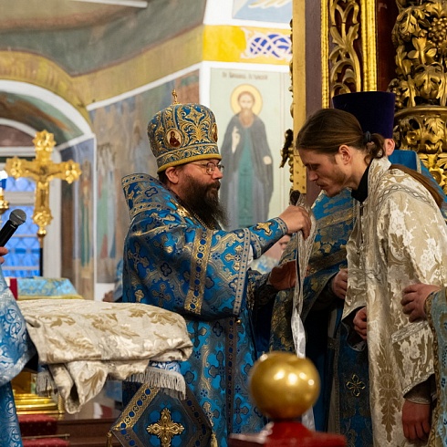 В праздник Сретения Господня митрополит Матфей совершил Литургию в кафедральном соборе