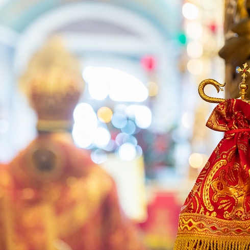 В Фомину Неделю митрополит Матфей совершил Литургию в Свято-Троицком кафедральном соборе