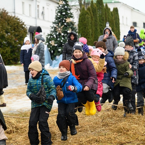 В Псковском кремле прошла Елка «Путешествие в Рождественскую историю»
