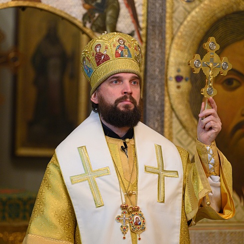 Последнюю Божественную Литургию, перед началом реставрационных работ, совершил митрополит Псковский и Порховский Арсений в Серафимовском приделе Свято-Троицкого кафедрального собора