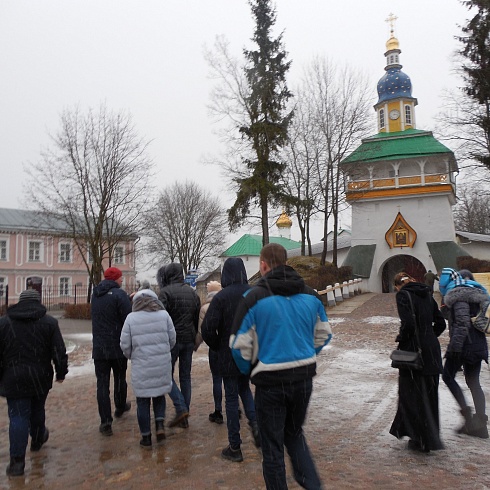 Студенты-историки из Луганска и Стерлитамака посетили святые места Псковской земли