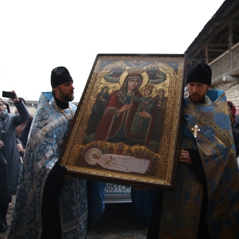 Образ Пресвятой Богородицы «Благоуханный цвет» прибыл в главный храм Пскова