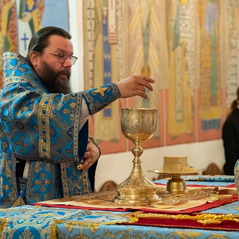 В праздник Сретения Господня митрополит Матфей совершил Литургию в кафедральном соборе