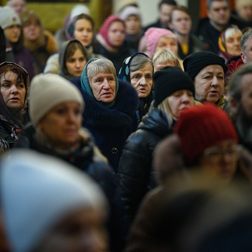 19 марта 2023 года, в Неделю Крестопоклонную, митрополит Псковский и Порховский Тихон совершил Божественную литургию в Свято-Троицком кафедральном соборе города Пскова