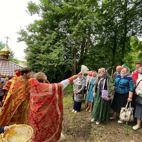 Престольный праздник молитвенно отметили на подворье Свято-Троицкого кафедрального собора, что на территории бывшего Свято-Пантелеимонова монастыря